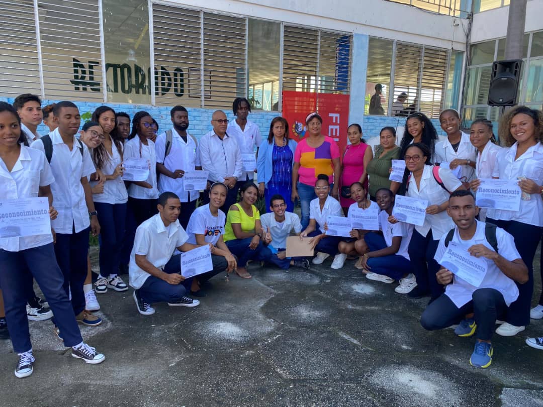 Estudiantes de Ciencias Médicas: compromiso y esperanza tras Melissa Estudiantes de Ciencias Médicas: compromiso y esperanza tras Melissa