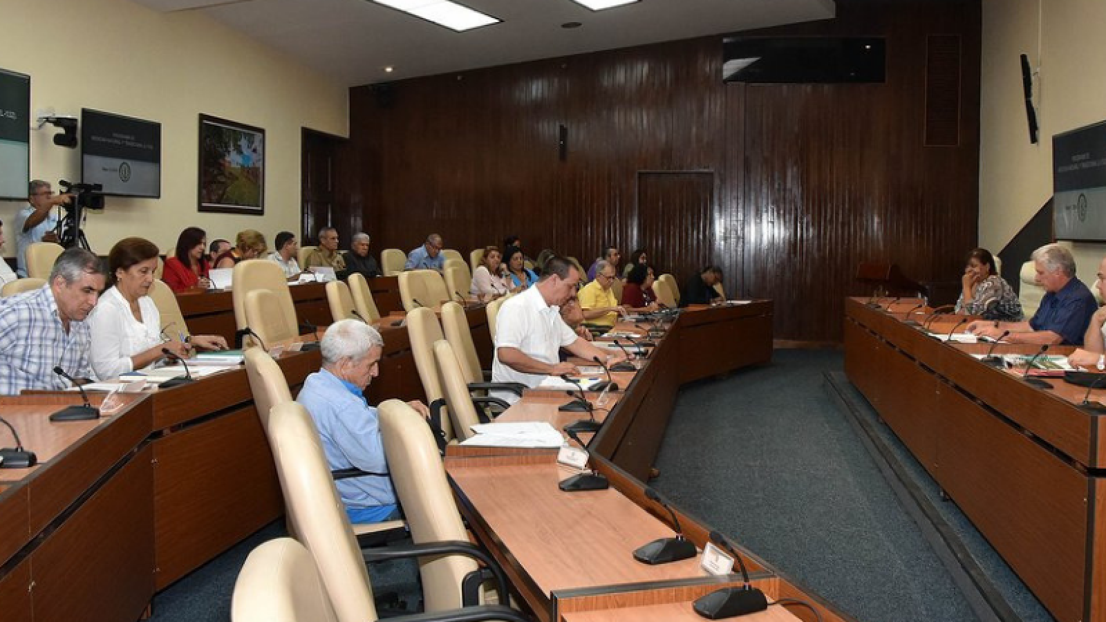 Medicina Natural y Tradicional, prioridad para la Salud Pública en Cuba