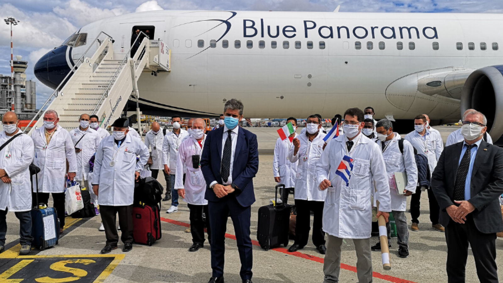Regresa a la Patria la Brigada Henry Reeve que colaboró en Italia para combatir la COVID-19