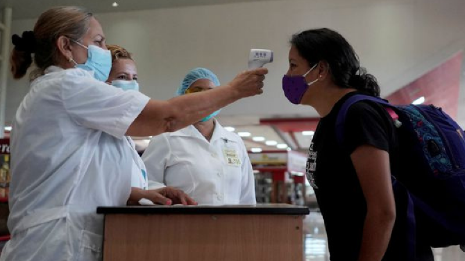 Cuba mantiene las medidas de control sanitario en viajeros internacionales