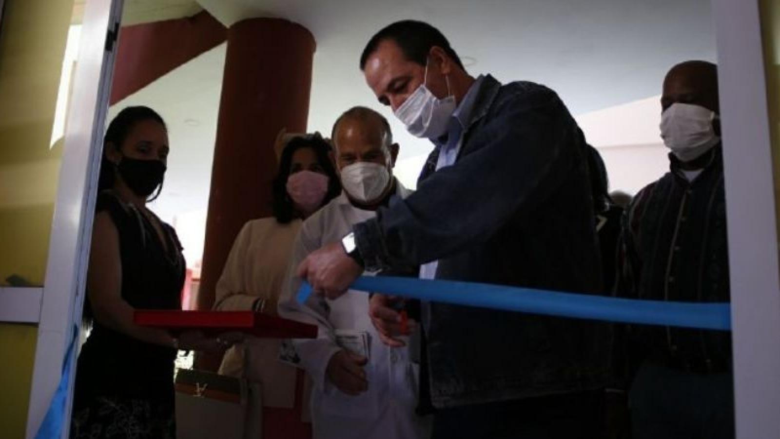 Se inaugura exposición fotográfica dedicada a Fidel en la Unidad Central de Cooperación Médica