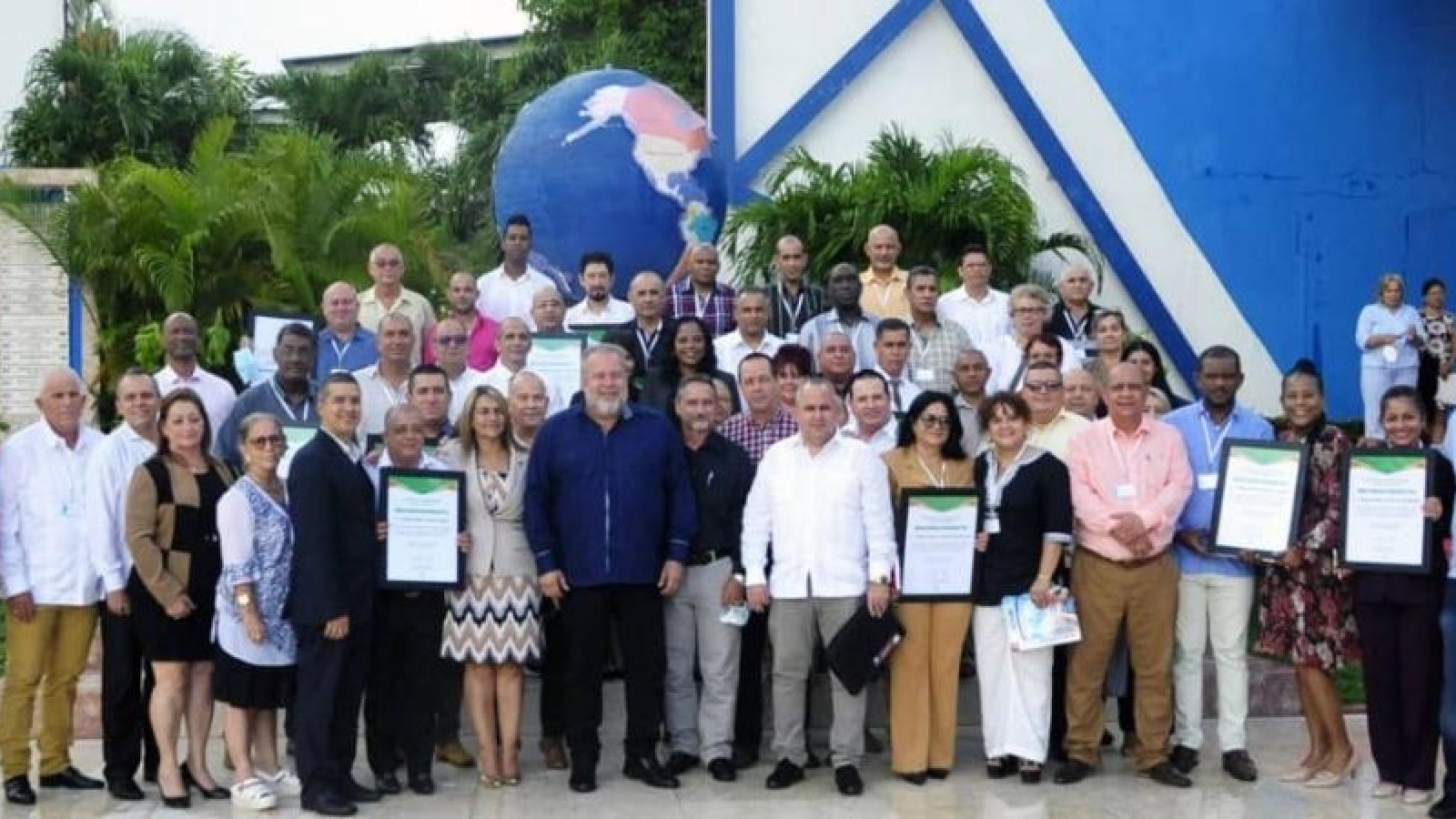 Clausura Primer Ministro XX Reunión de jefes de misiones médicas cubanas en el exterior
