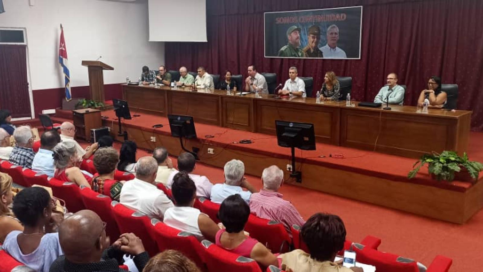 Reconoce Portal Miranda aportes de sociedades científicas y grupos nacionales a la salud cubana