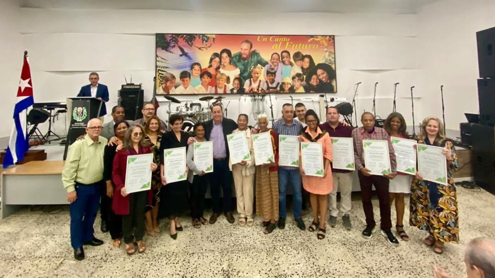 Ministro de Salud: “En los escenarios más complejos no ha faltado su entrega, sensibilidad y compromiso”