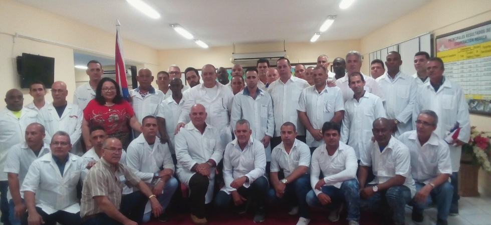 Hacia Mozambique abnegados portadores de la salud humana